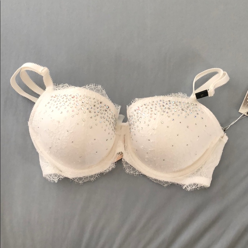 VS Fashion Show Bra